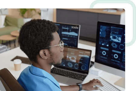 Business Analyst bei der Implementierung von Automatisierungsverfahren