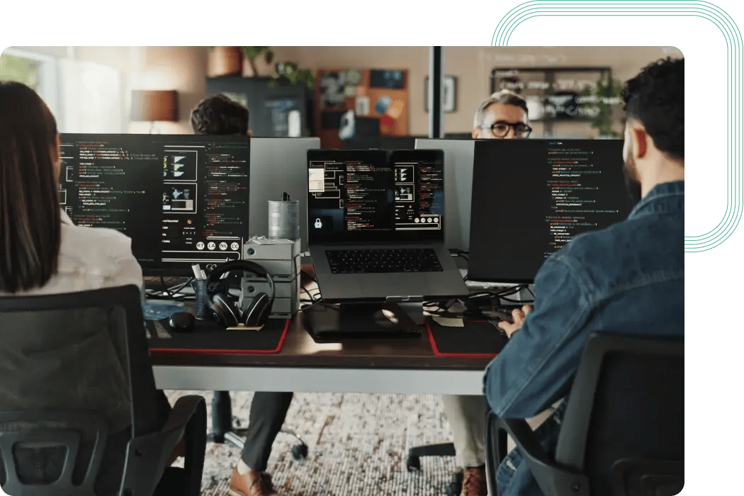 Software-Plattform-Entwicklungsteam bei der Arbeit an ihren Computern